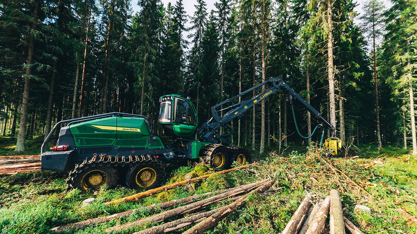 1270H harvester in the forest