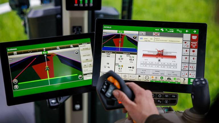 G5 Displays Close Up Action Shot - Front View