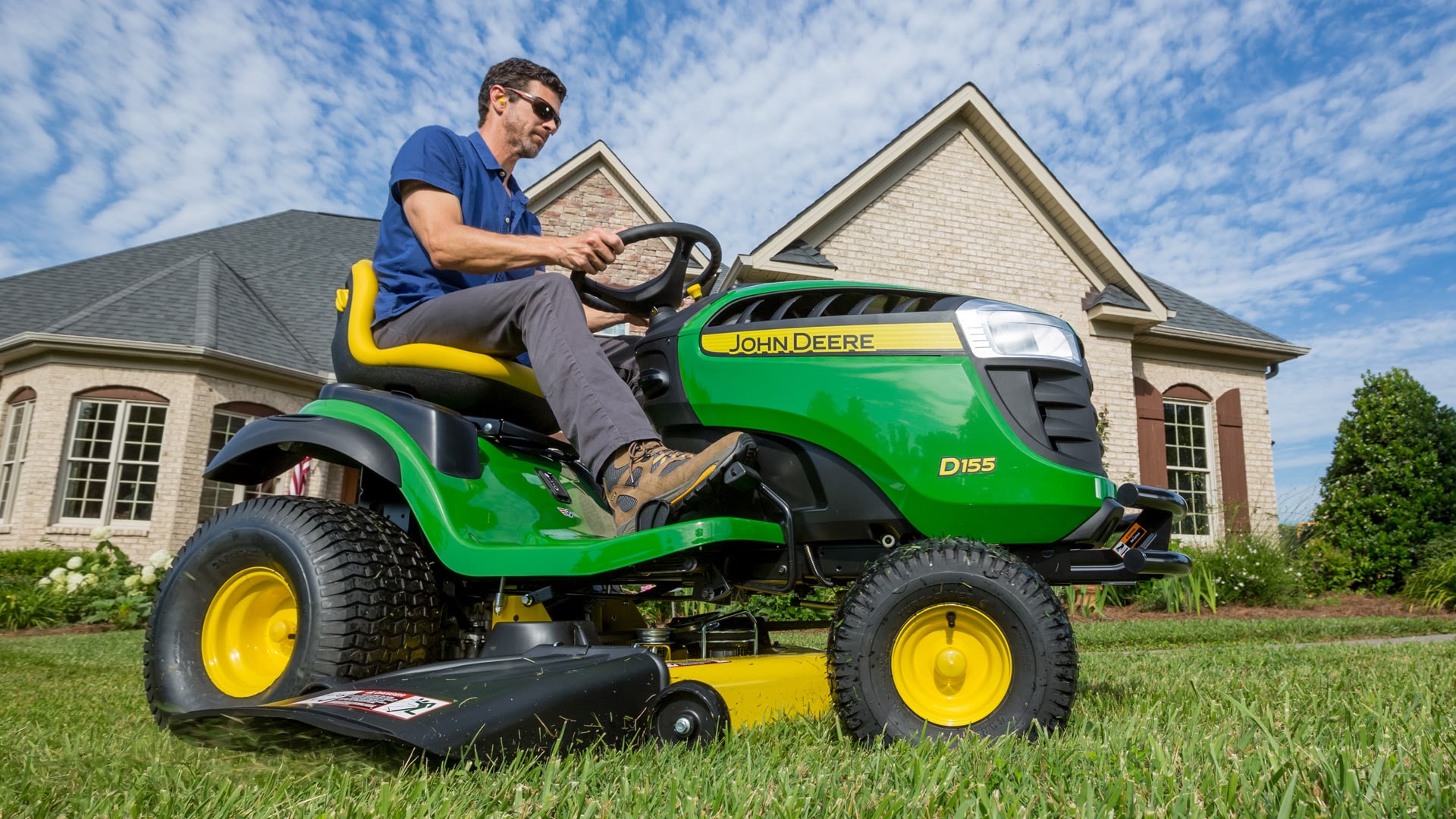 D100 Series Lawn Tractor