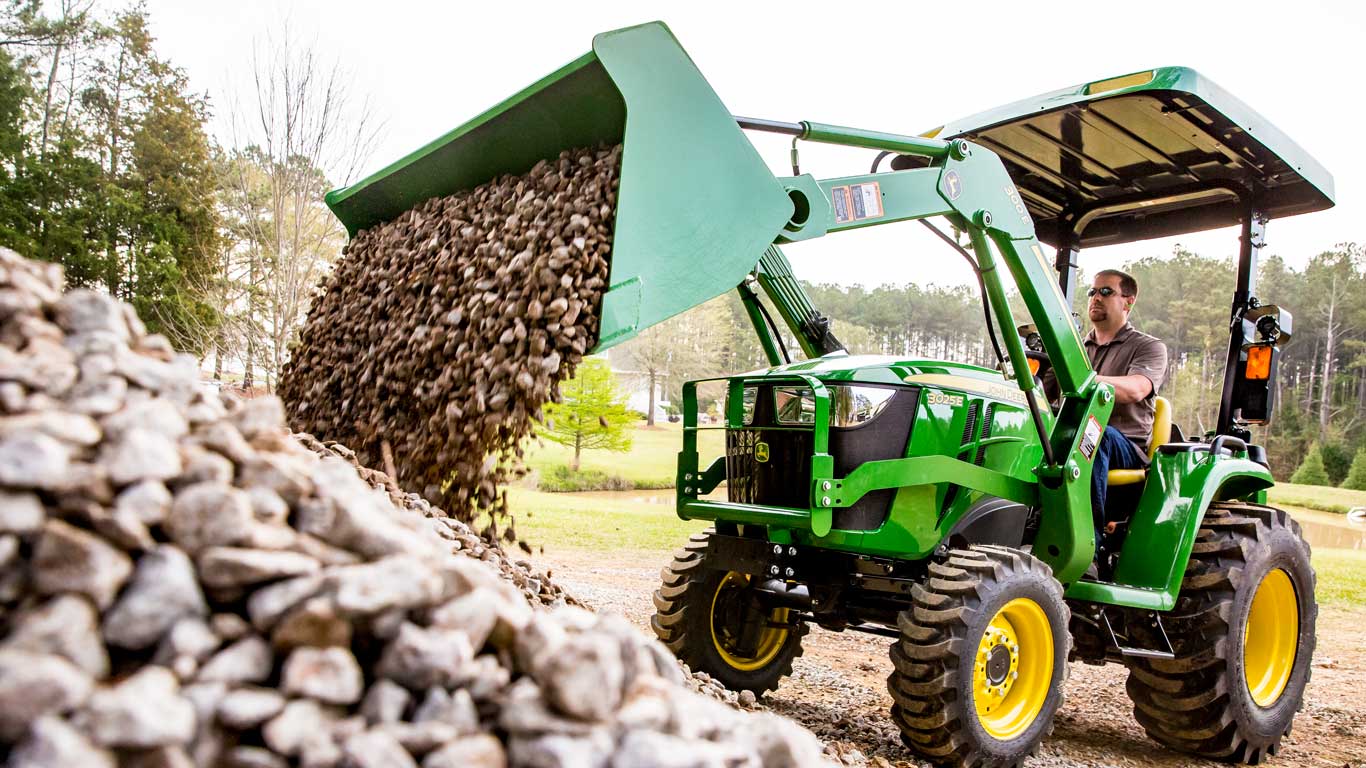 3038E tractor field shot